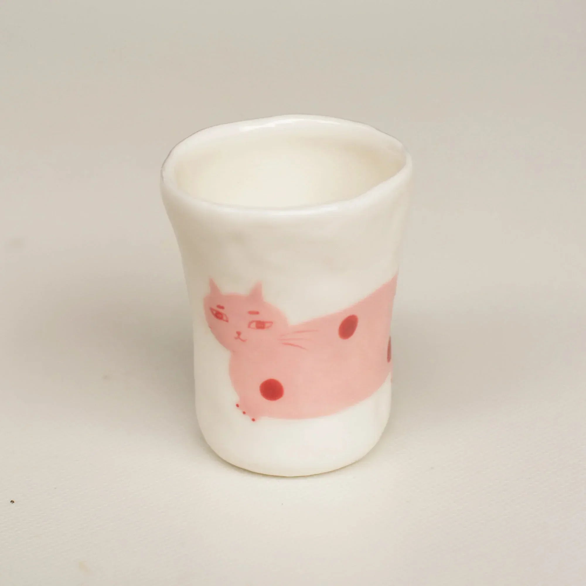 Holding a cup | Hand-drawn sausage cat - PetCeramicArt