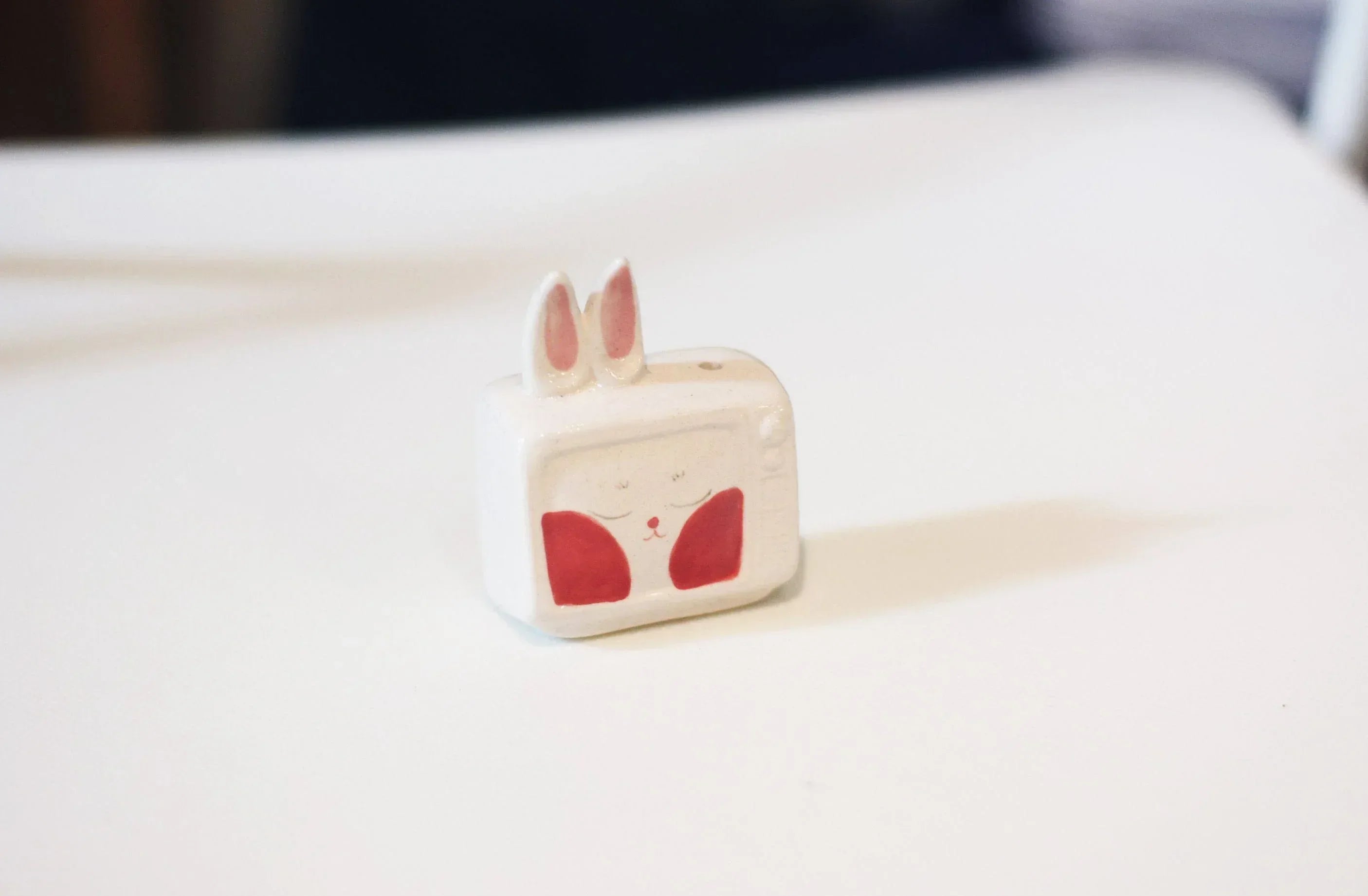 Rabbit refrigerator magnet | Television sculpture - PetCeramicArt